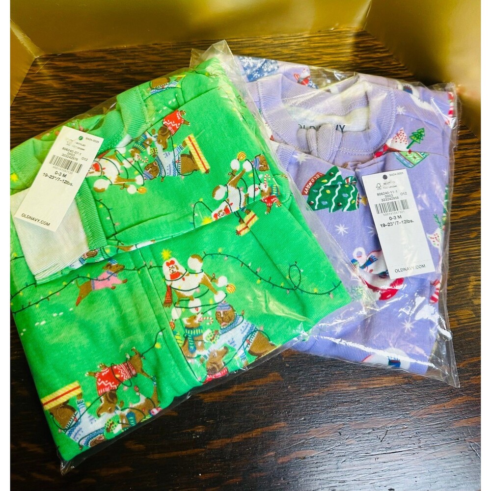 NWT Old Navy Baby Holiday 2-Way Zip Footed Sleep & Play Pajamas – 0-3M Set of 2!